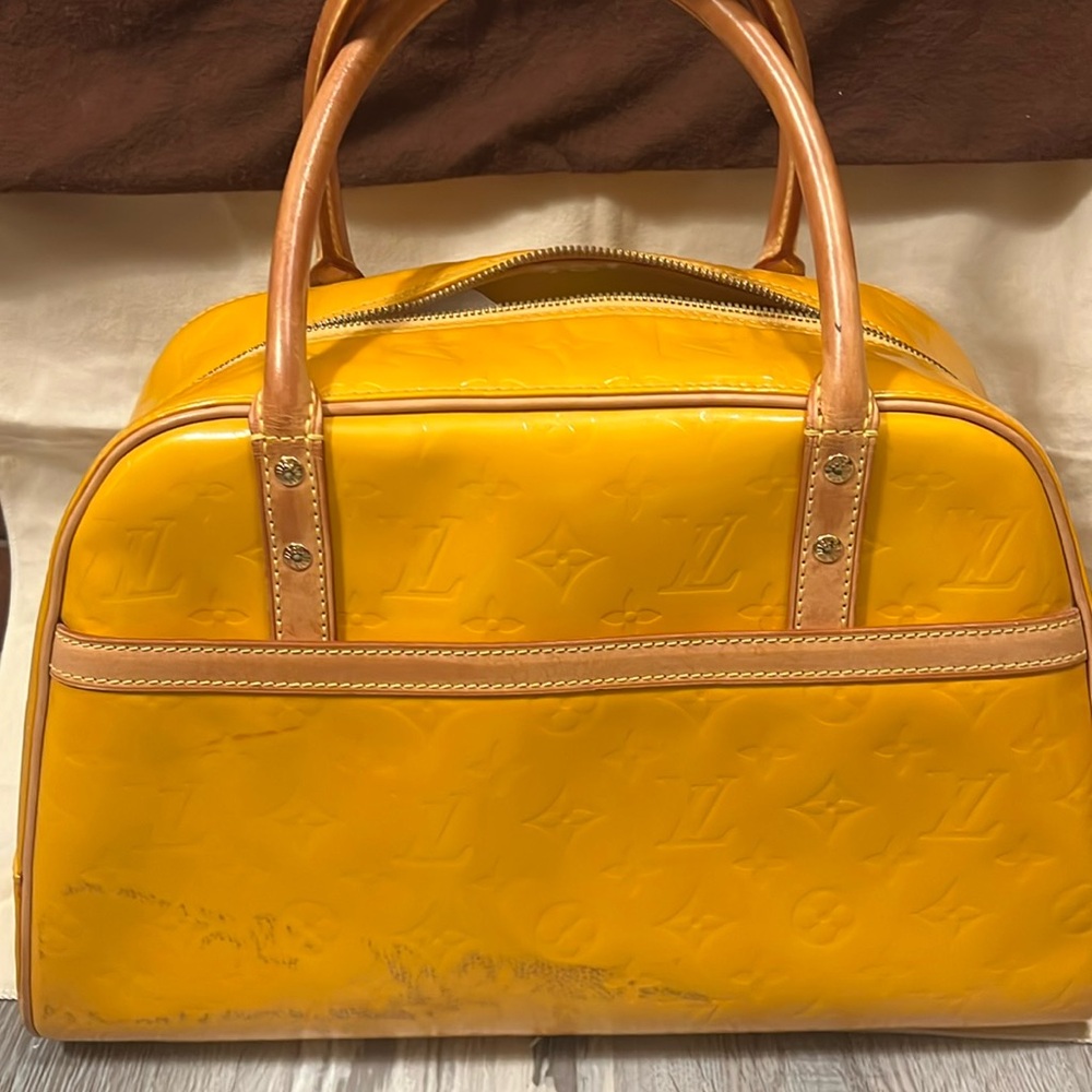 Authentic pre-loved LV Vernis Tompkins Bowling bag